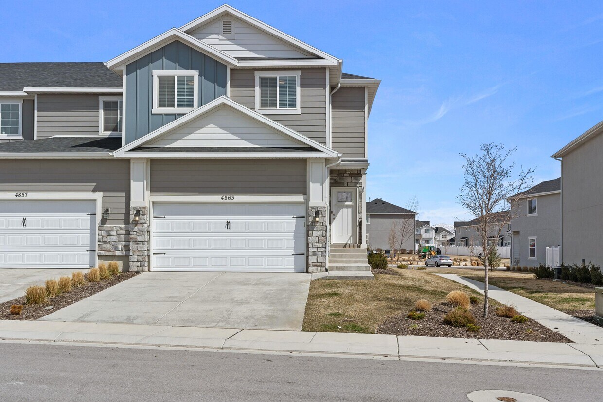4863 E Hidden Steppe Bnd, Eagle Mountain, UT 84005 Townhome Rentals
