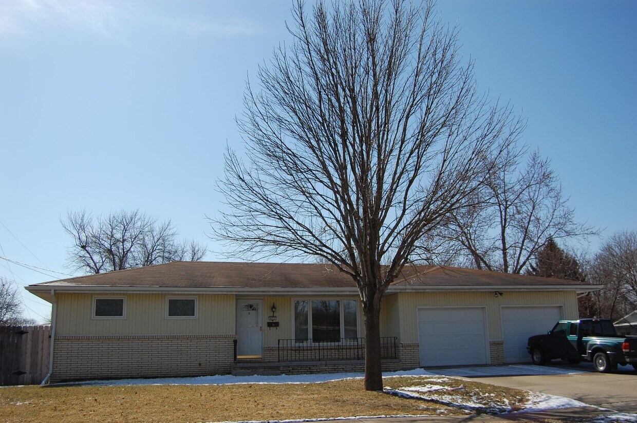 Primary Photo - Wonderful 2 Bedroom,1 Bath Home in Ankeny.