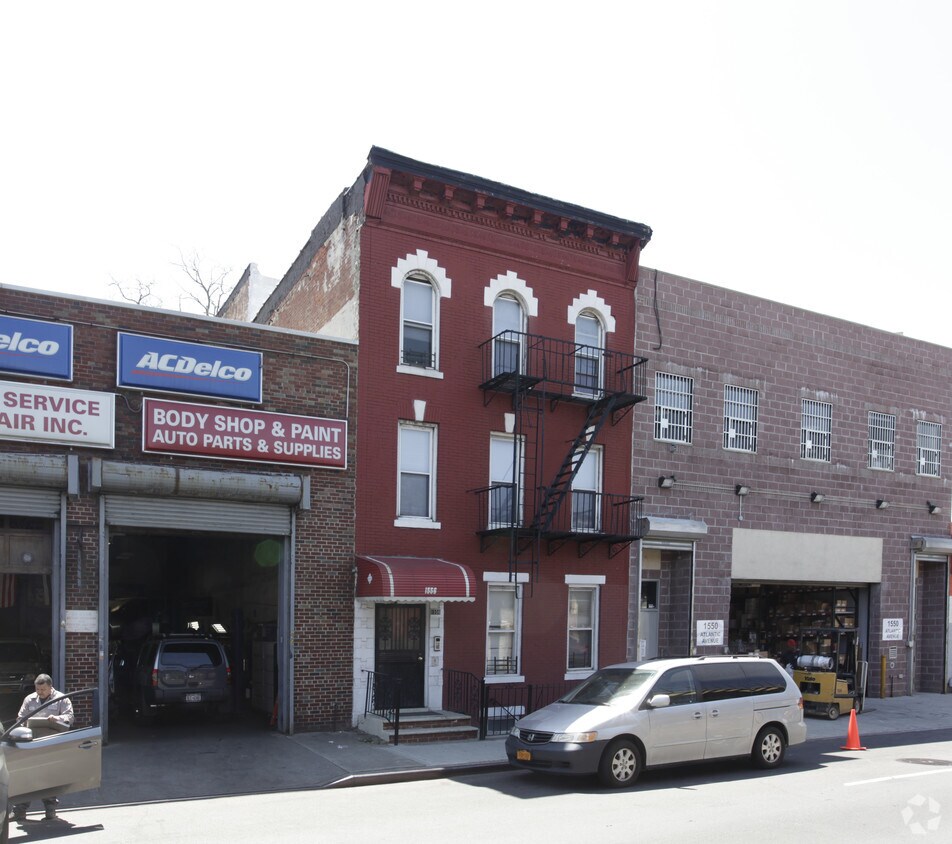 Primary Photo - 1556 Atlantic Ave
