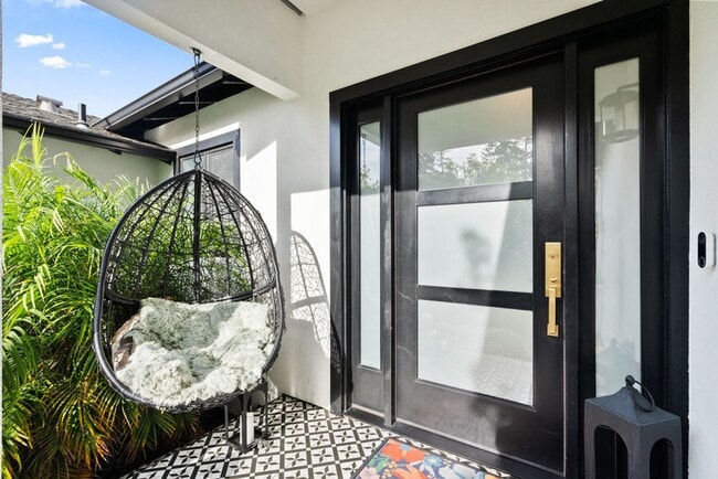 Building Photo - Designer 4BR Retreat with Pool, Indoor-Outdoor Living, and Prime Menlo Park Location