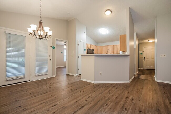 Building Photo - 4340 Nipigon Dr