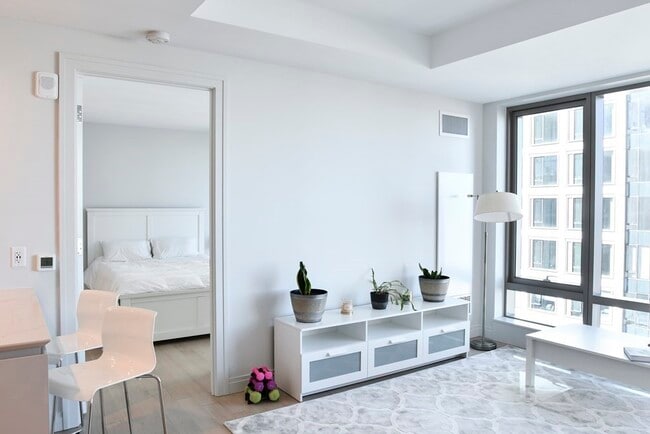 Building Photo - 135 Seaport Blvd