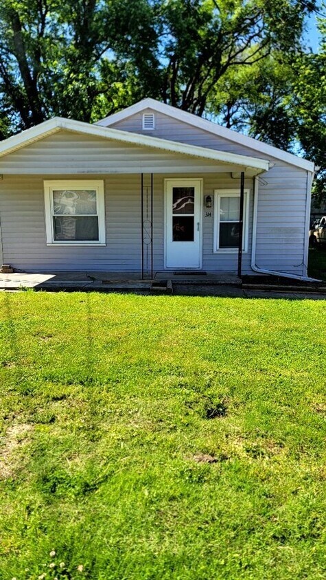 Primary Photo - Newly listed Cottage style home with large back yard and off street parking
