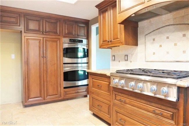 Building Photo - 4 br, 2.5 bath House - 18378 Mount Cherie Cir