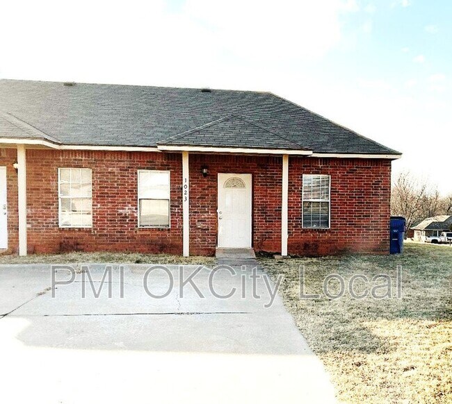 Foto del edificio - 1023 Shady Creek Cir