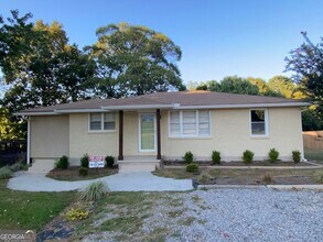 Building Photo - 914 Ozora Rd