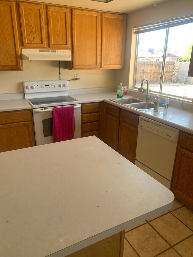 Foto del edificio - 4520 W Lynn Cir