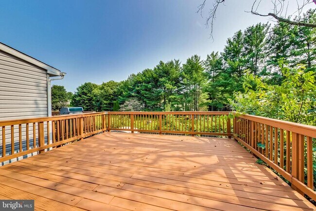 Building Photo - 11141 Captain's Walk Ct