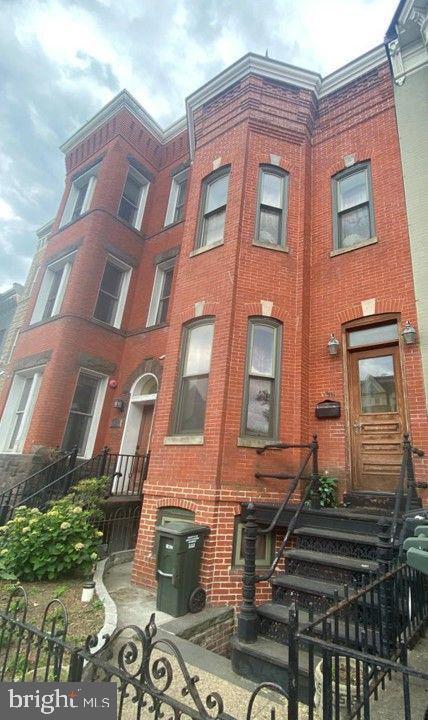 Building Photo - 1134 6th St NW