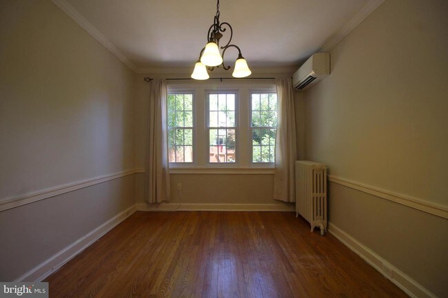 Building Photo - 4443 Greenwich Pkwy NW