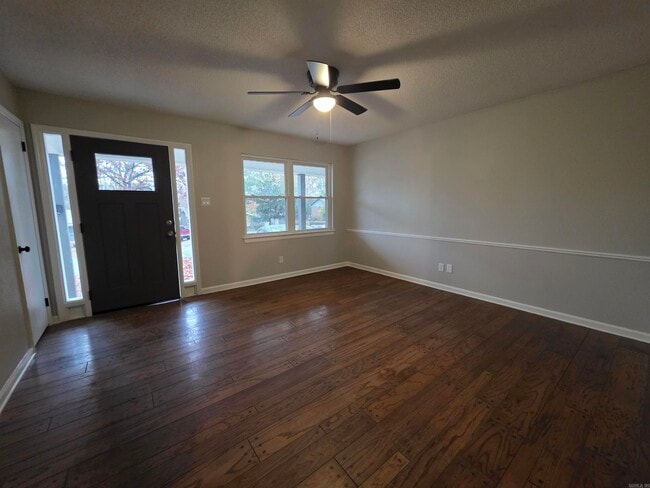 Building Photo - 109 S Longfield Ave