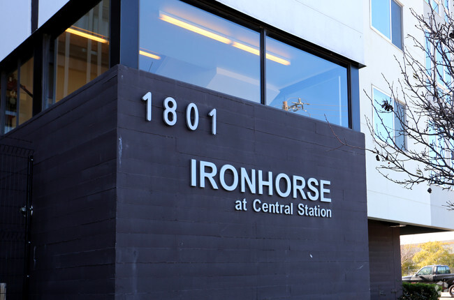 Building Photo - Ironhorse at Central Station