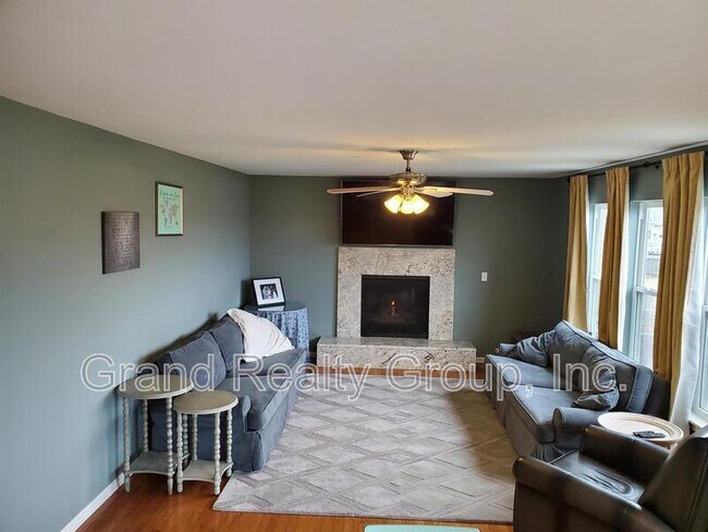 Building Photo - 1055 Deertrail Drive