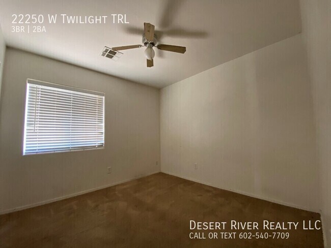 Foto del edificio - 22250 W Twilight Trail