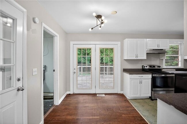 Building Photo - 7259 Mayfair Cir