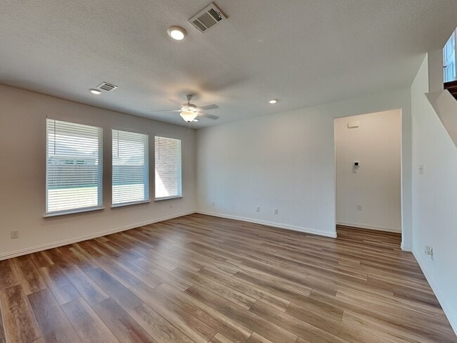 Building Photo - 1509 Gentle Crk Ln