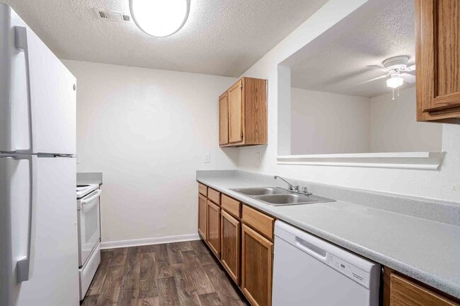 Building Photo - Piedmont Pointe
