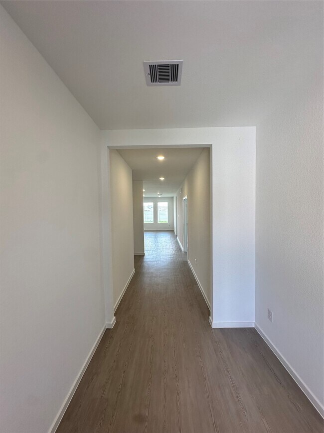 Foto del edificio - 6726 Violet Clover Ave