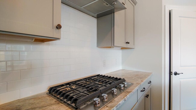 Building Photo - 316 Long Pier St