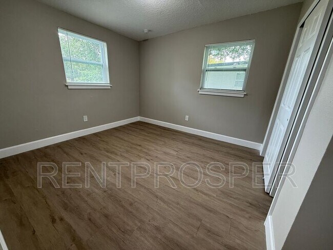 Foto del edificio - 4118 W Washington St