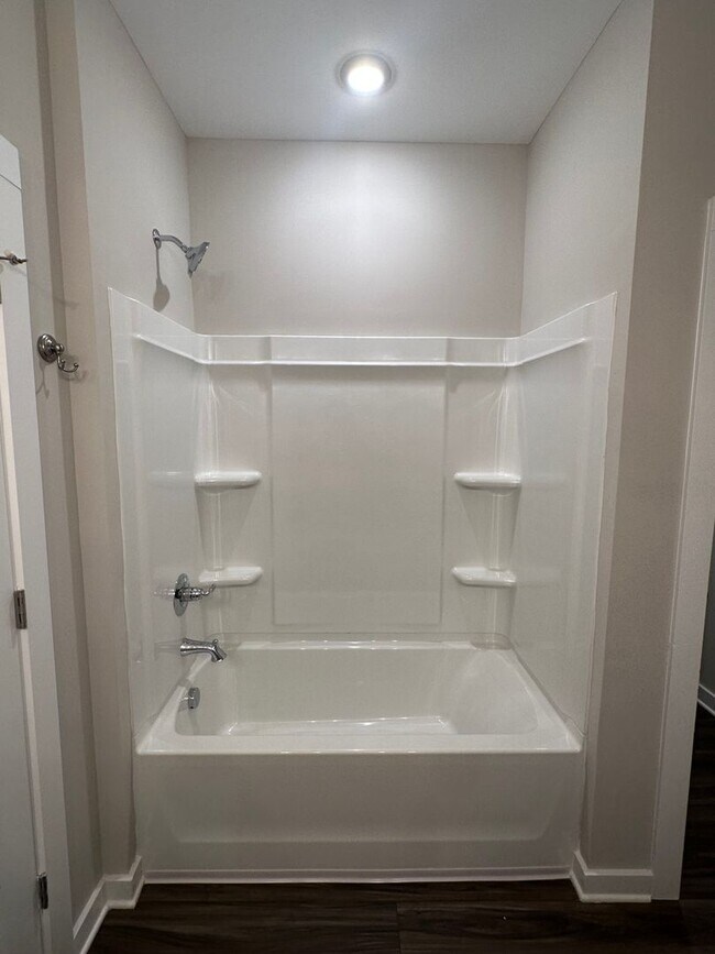 Foto del edificio - DEPOSIT PENDING! Home for Rent in Riversid...