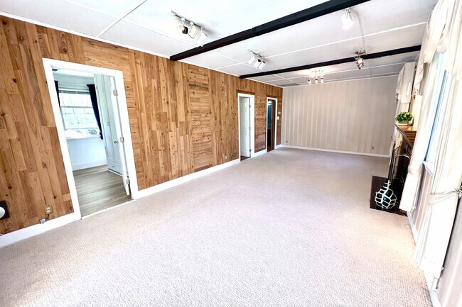 Foto del edificio - 7445 Orion Ave