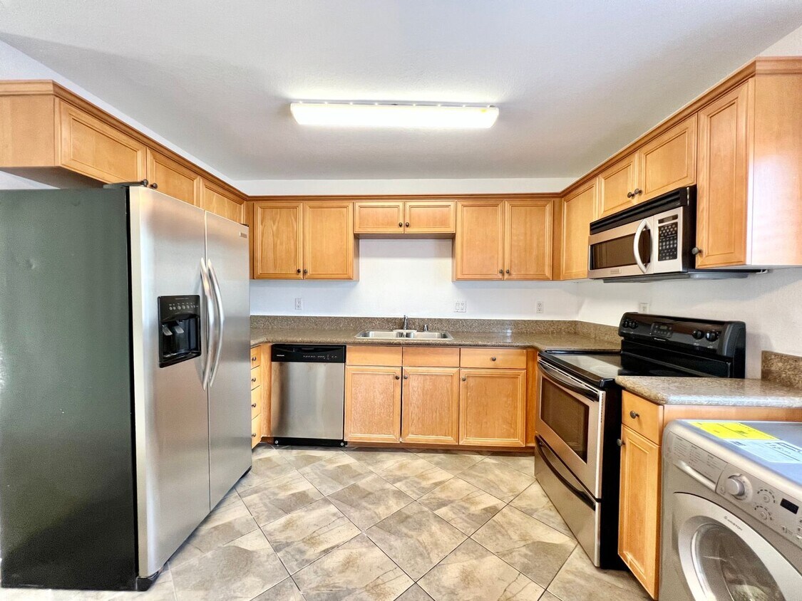 Primary Photo - Beautiful 2BD/2BA Condo w/ reserved parkin...