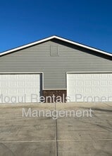 Building Photo - 6916 N Hydraulic Ave