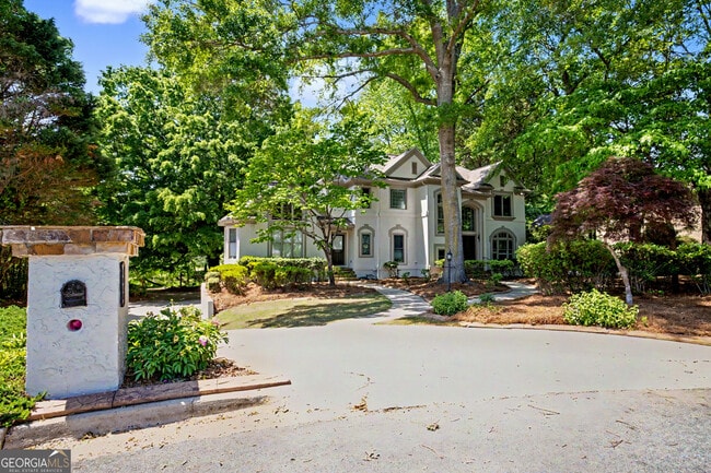 Building Photo - 1018 Pleasance Grove