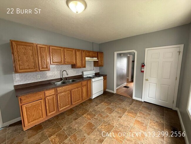 Photo - 22 Burr St- House
