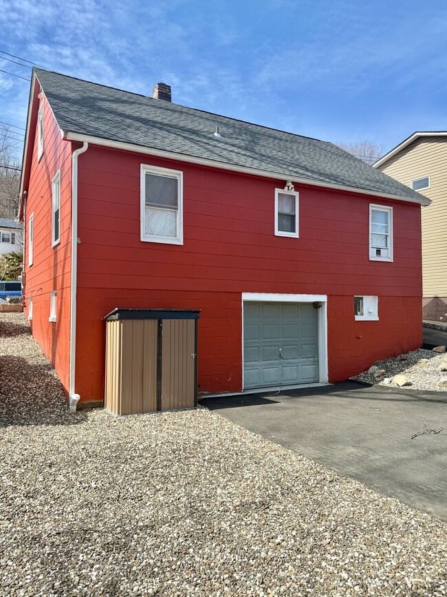 Building Photo - For Rent –Beautiful Home Minutes from West Point and Roe Park