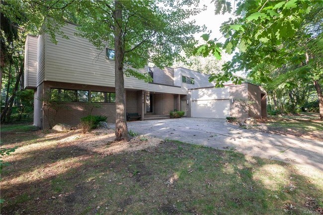 Building Photo - 3749 Elder Rd S