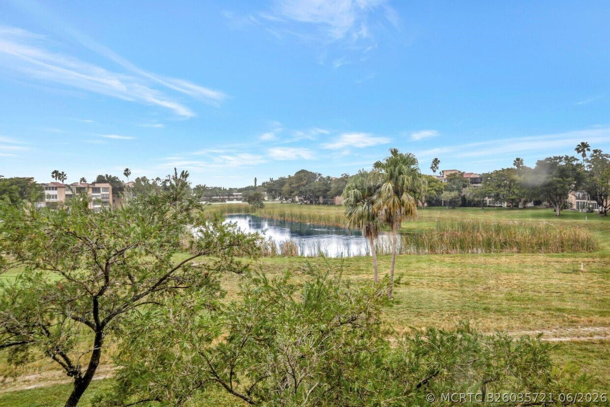 Foto del edificio - 7561 NW 1st St