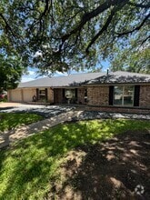 Building Photo - 2303 Inverrary Cir