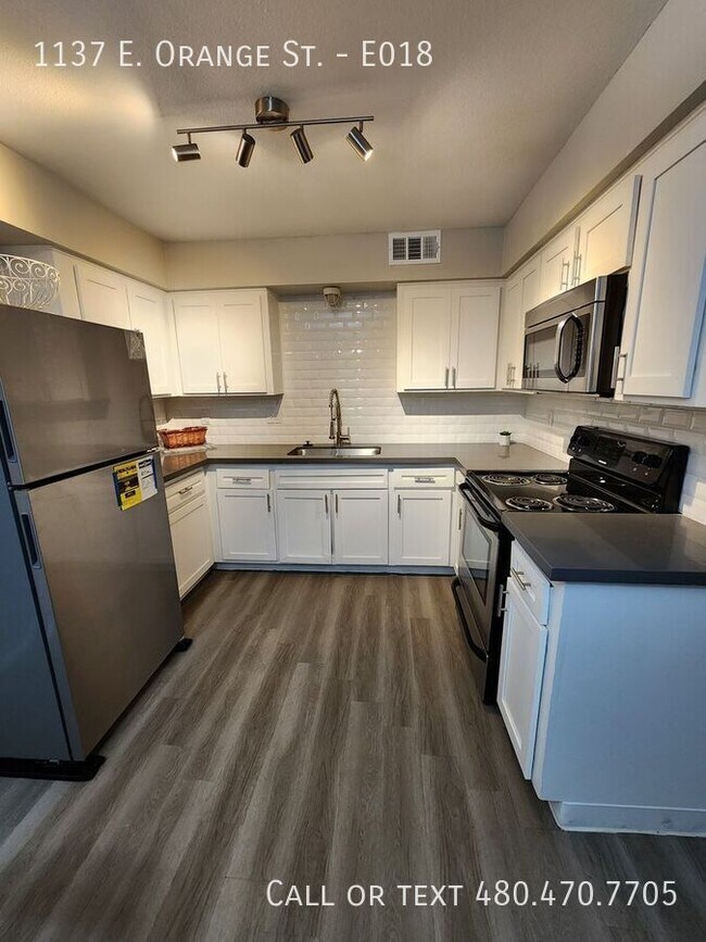 Foto del edificio - Fully renovated, 2 bedroom/2 bath unit ava...