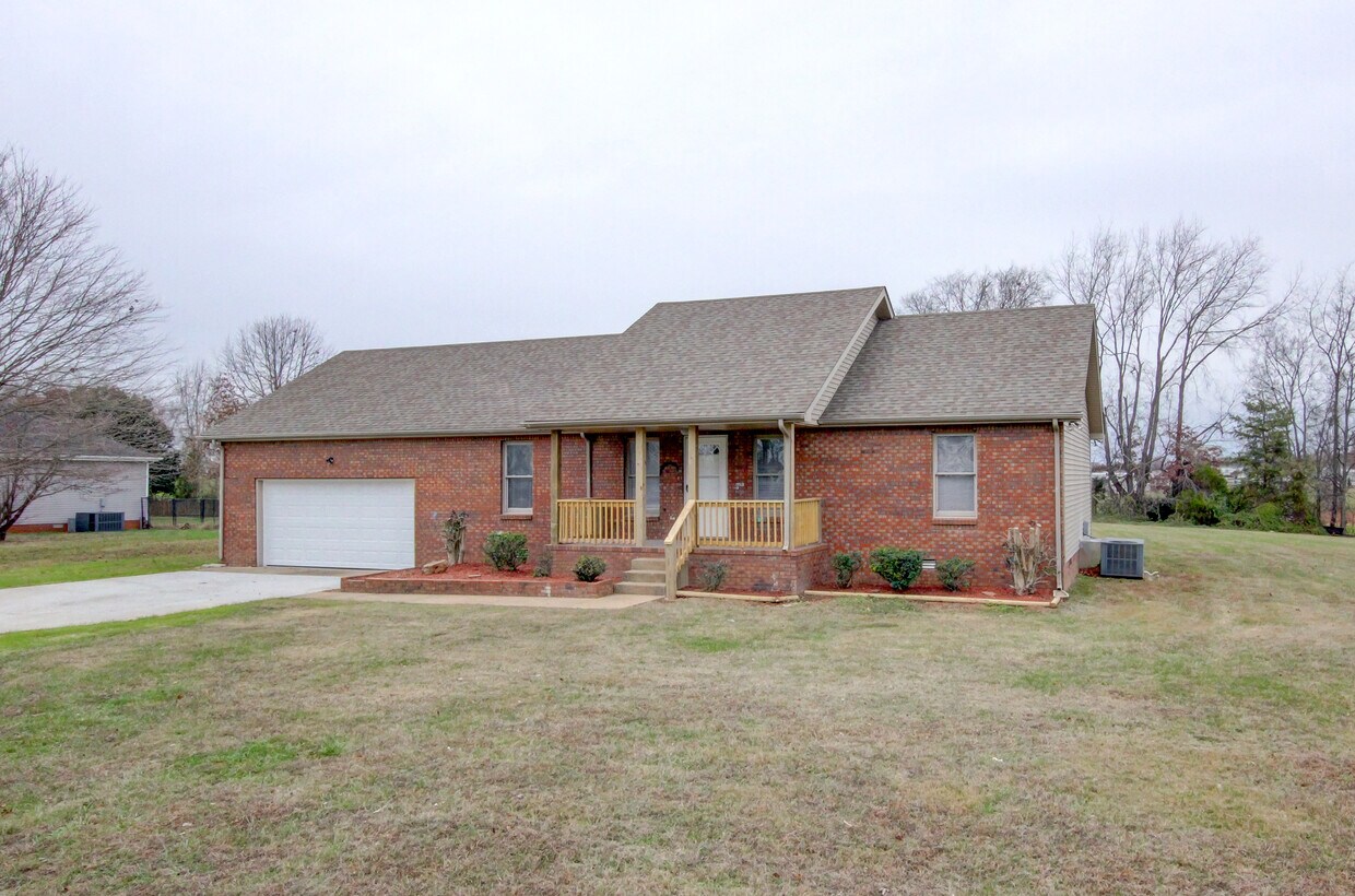 Primary Photo - 2481 Clarksville Rd