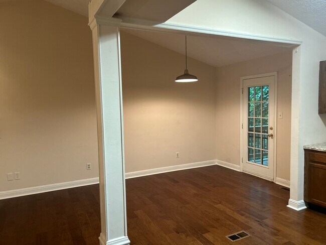 Foto del edificio - 945 Wildwood Garden Dr