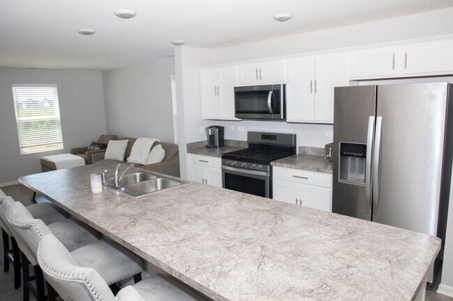 Foto del edificio - 560 Spring Leaf Dr