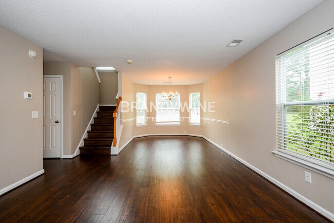 Foto del edificio - 3807 Rosebud Park Dr