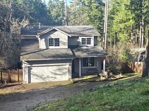 Building Photo - 18117 Upland Dr SE