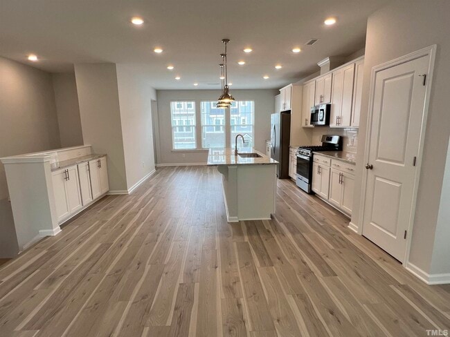 Building Photo - 1237 Commack Dr