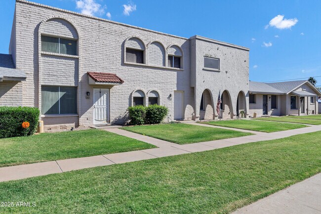 Foto del edificio - 225 N Standage