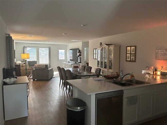 Foto del edificio - 122 Spring Rose Dr