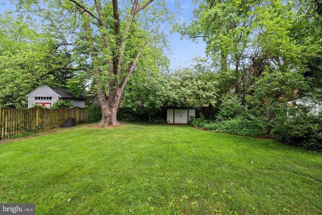 Building Photo - 1021 Forest Glen Rd