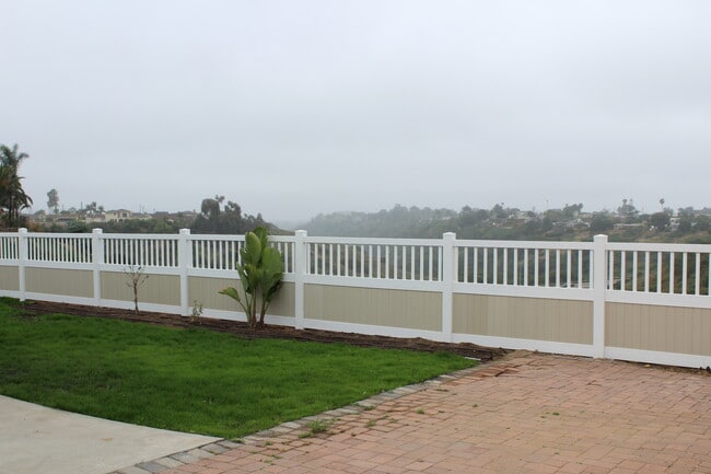 Foto del edificio - 4649 Mount Armet Dr