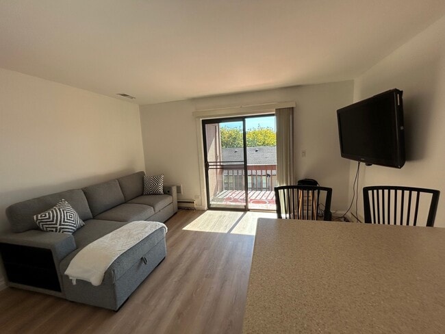 Building Photo - 58 Vail Colony