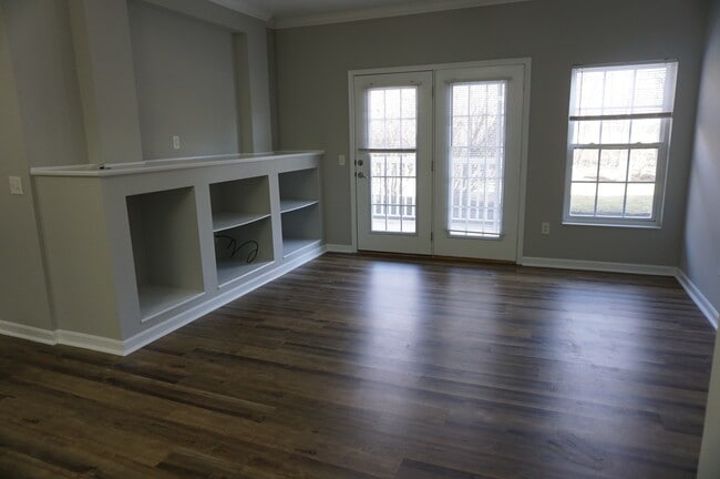 Building Photo - 2636 Harding Ct