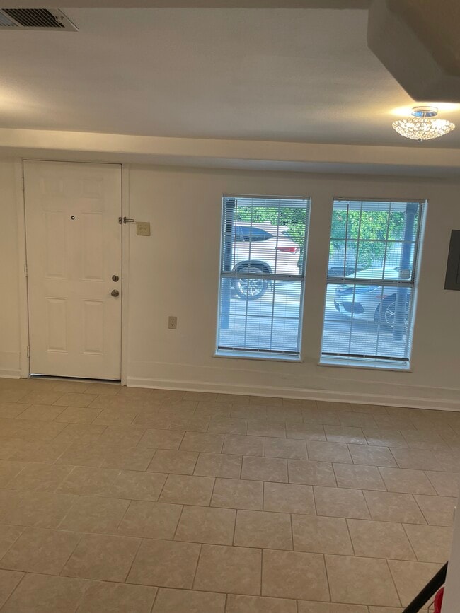 Building Photo - 426 Harrison Ave