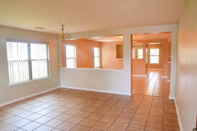 Building Photo - 21135 Birchbank Ln