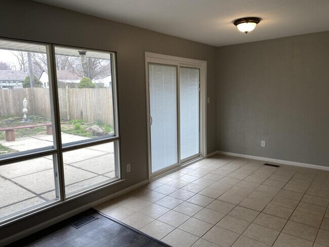Building Photo - 320 Newcastle Dr.